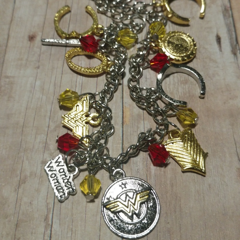 Awesome wonder woman charm bracelet brand new